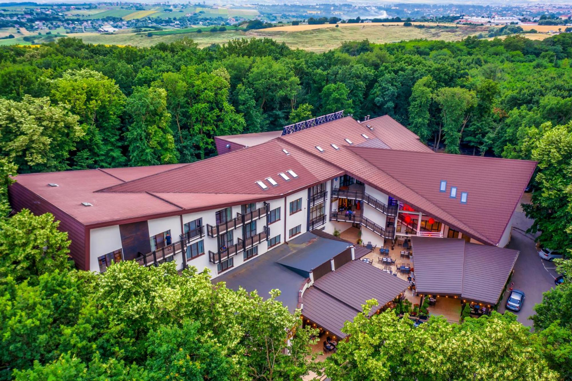 Rediu Hotel & Restaurant Botosani Exterior photo