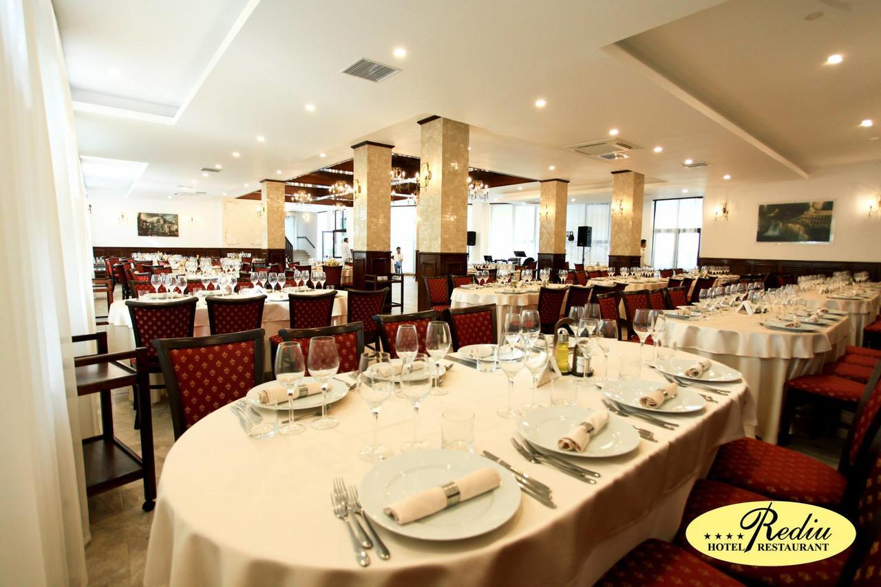 Rediu Hotel & Restaurant Botosani Exterior photo